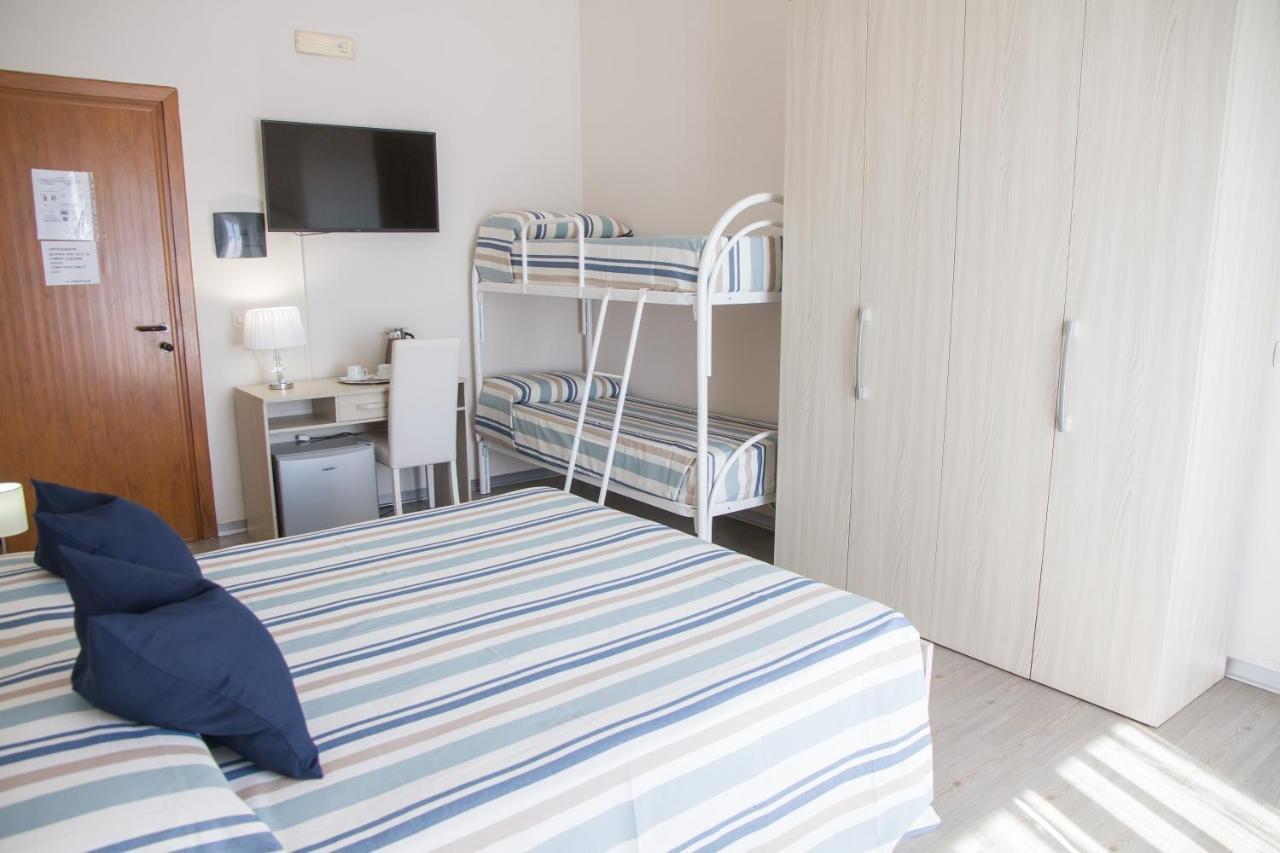 Bluriva Hotel Cirò Marina Extérieur photo