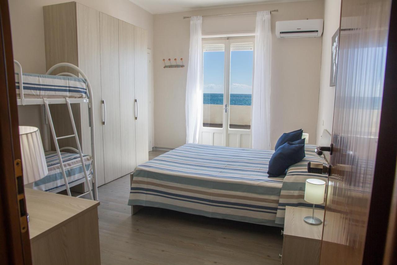 Bluriva Hotel Cirò Marina Extérieur photo