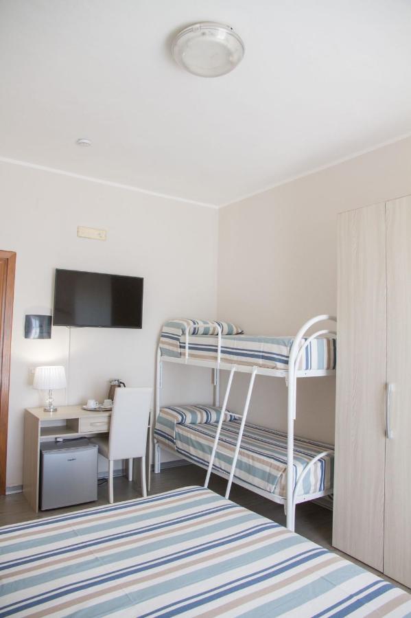 Bluriva Hotel Cirò Marina Extérieur photo